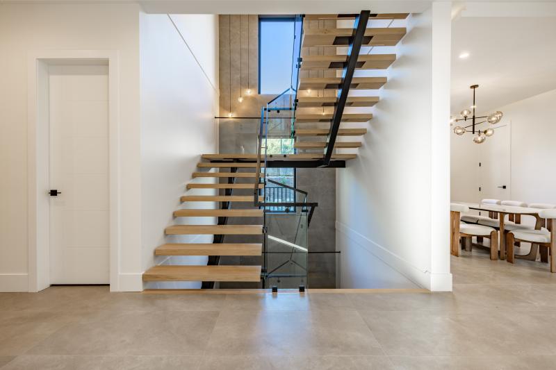 Guide pratique pour la fabrication d'un escalier sur mesure en bois